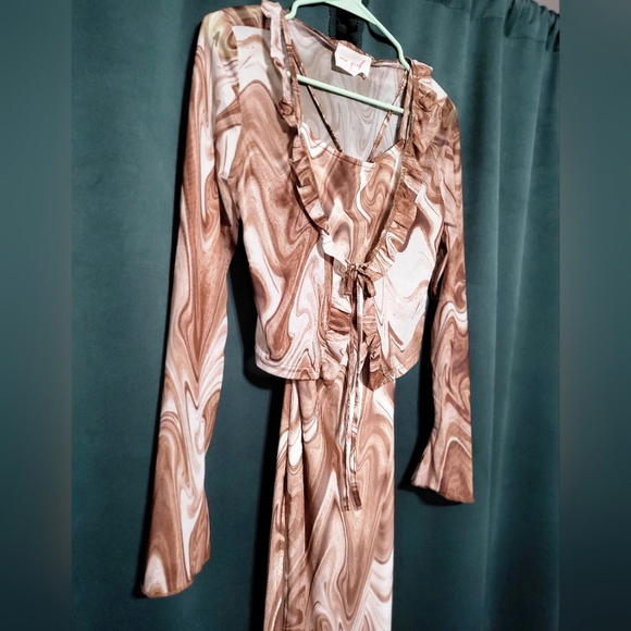 NWOT Dolls Kill New Pink- 2 Pc- Backless Dress and Ruffle Cardigan Set-Sz Medium - Picture 3 of 9